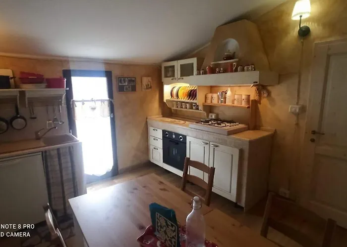 Oda ve Kahvaltı Il Borgo Del Ventasso *