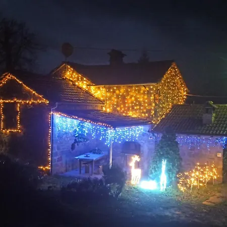 Il Borgo Del Ventasso Bed & Breakfast *